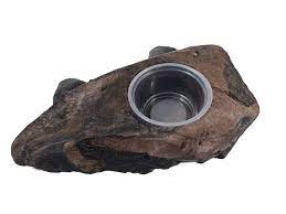 Magnetic feeding ledge with single cup inserted