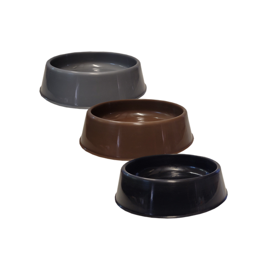 Close-up of Komodo plastic water bowl – small