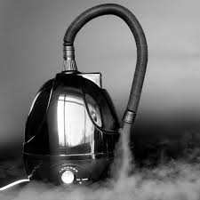 Nomoy NFF-47 humidifier emitting fine mist